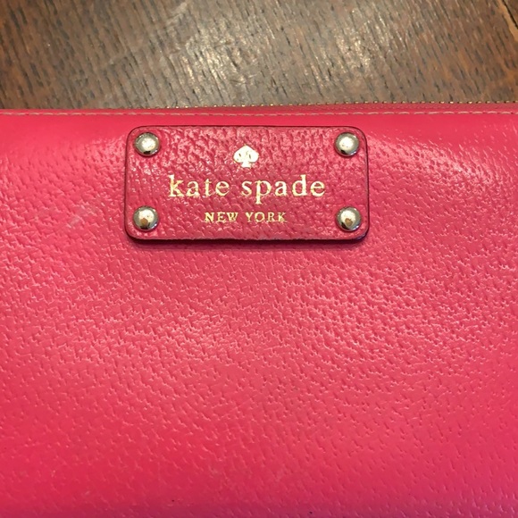 Kate Spade ♠️ Pink Zip Around Wallet EUC! - Picture 2 of 10